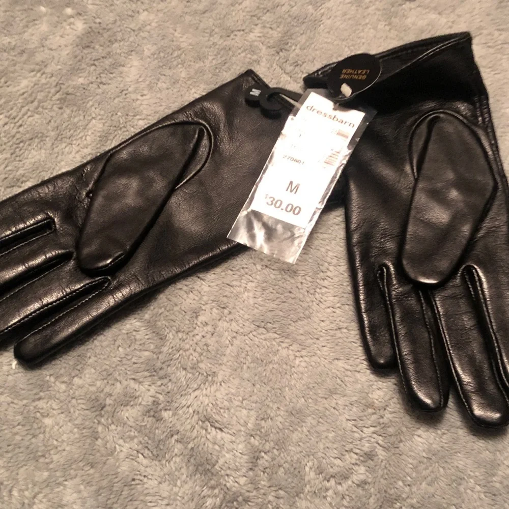 Dress Barn Black Quilted Leather Gloves